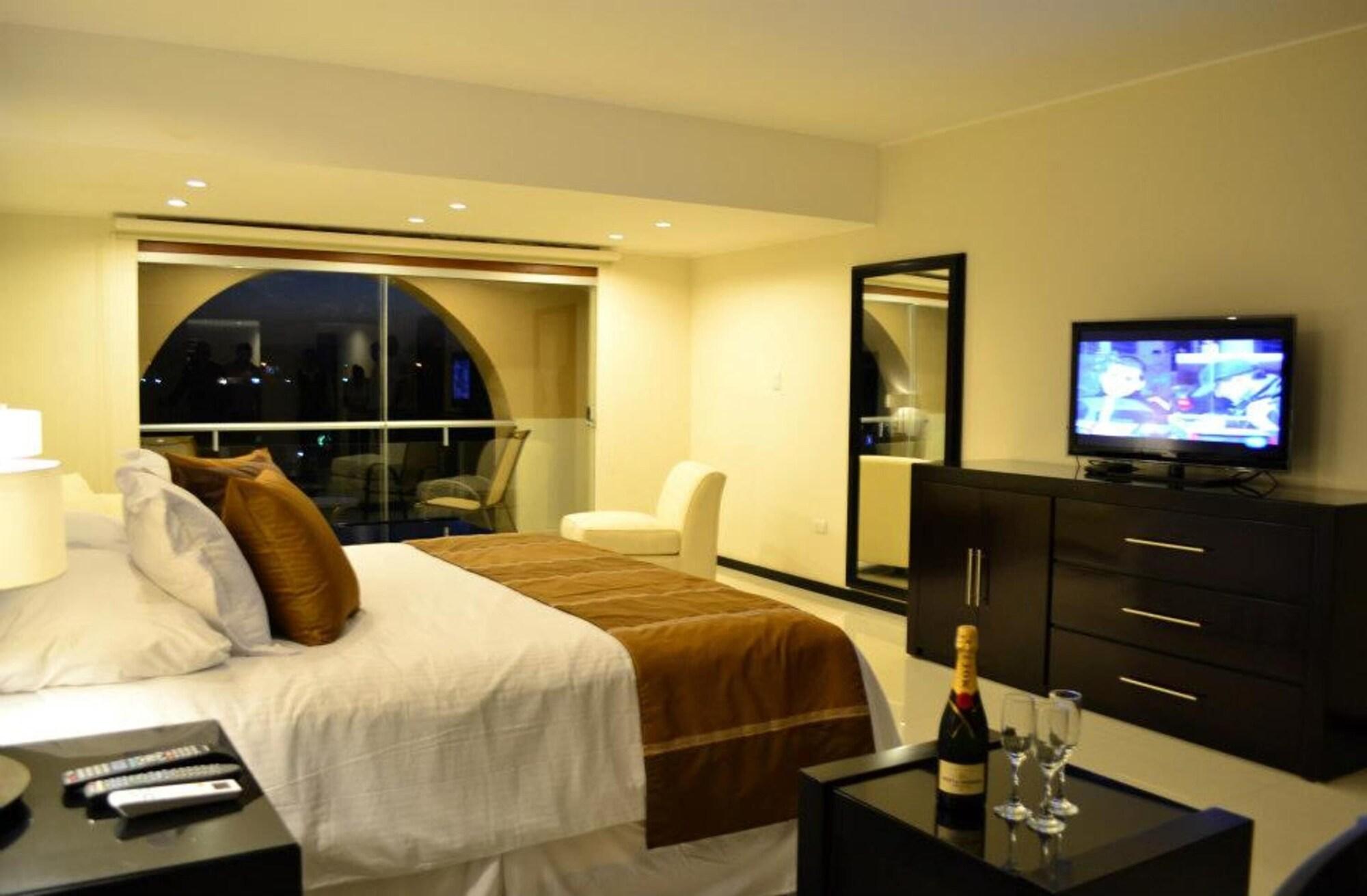 Sun Hotel Warnes Екстер'єр фото