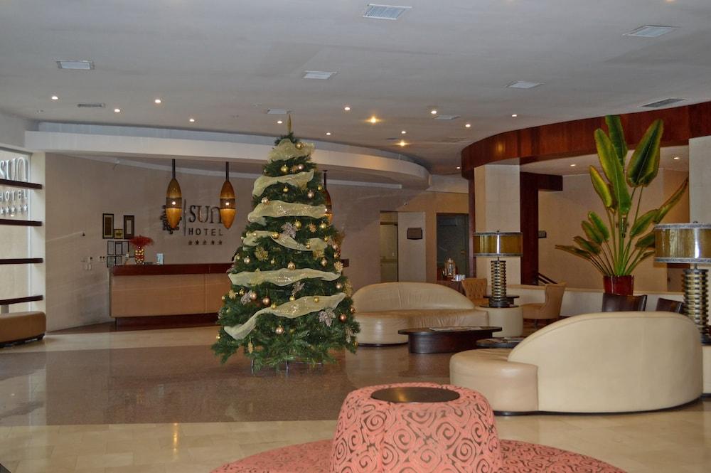 Sun Hotel Warnes Екстер'єр фото