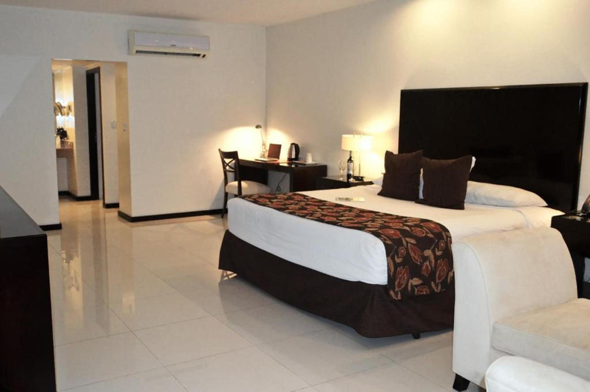 Sun Hotel Warnes Екстер'єр фото