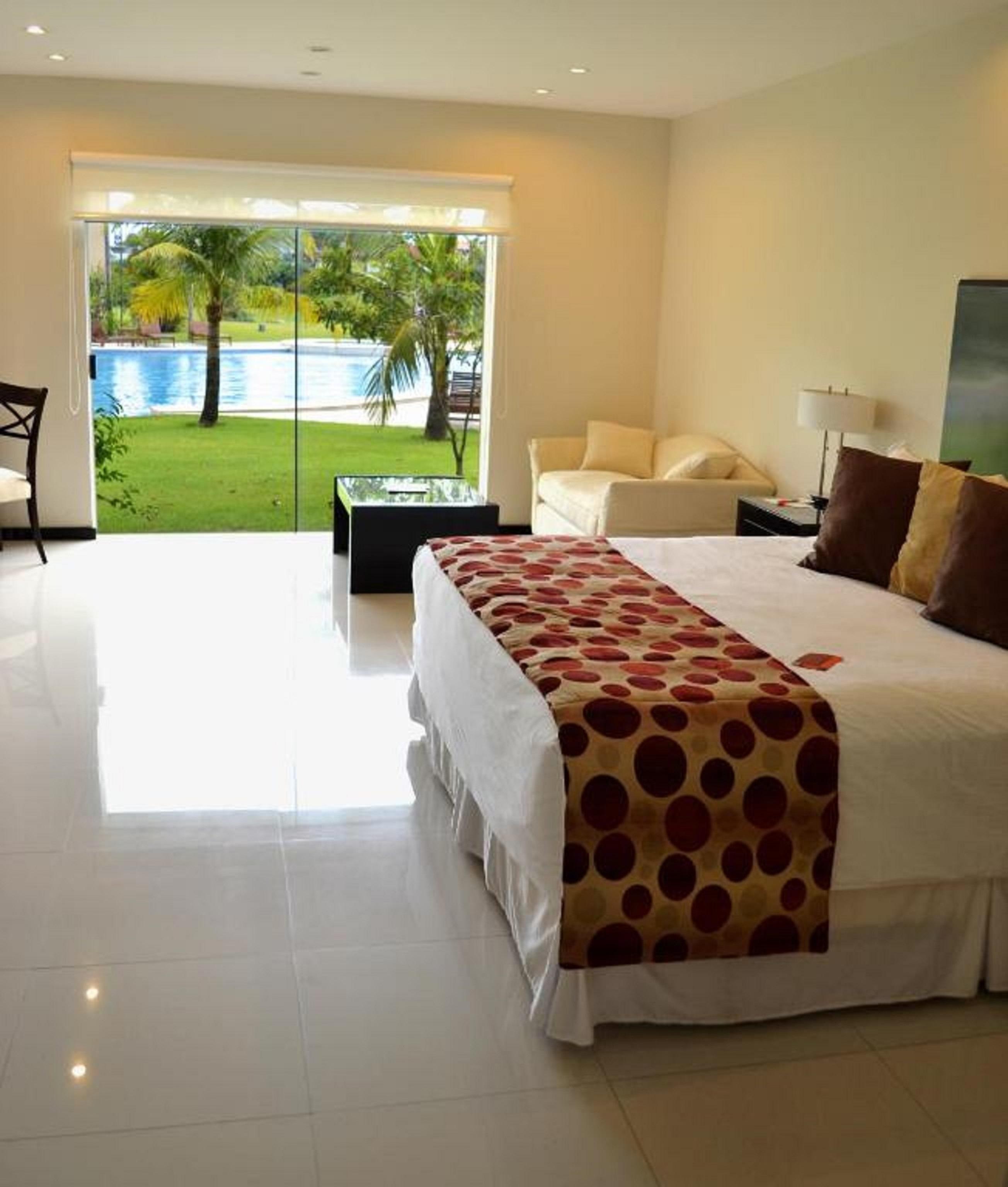 Sun Hotel Warnes Екстер'єр фото