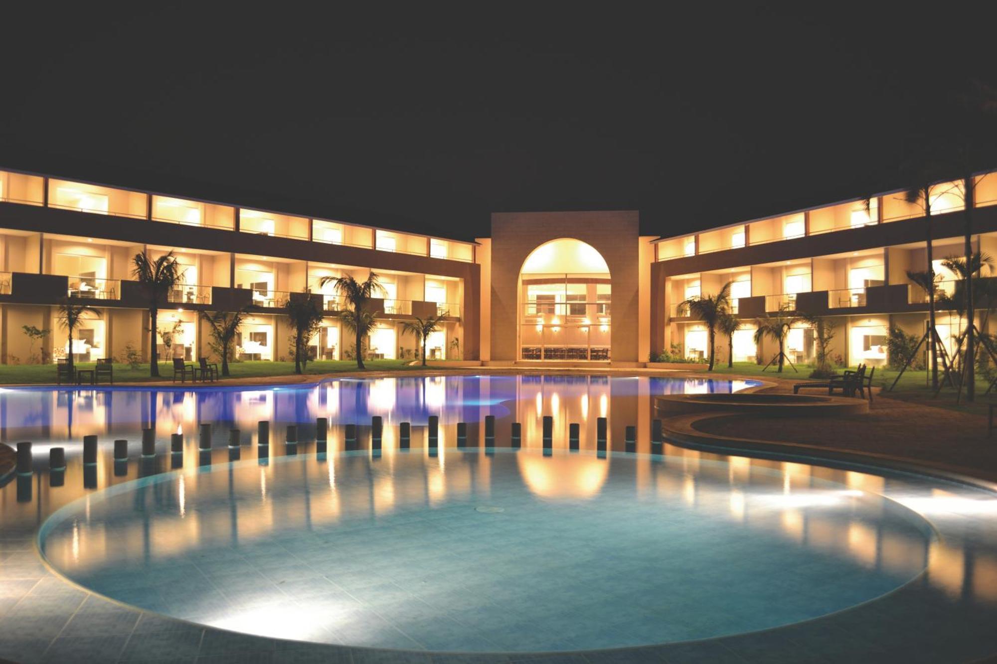 Sun Hotel Warnes Екстер'єр фото