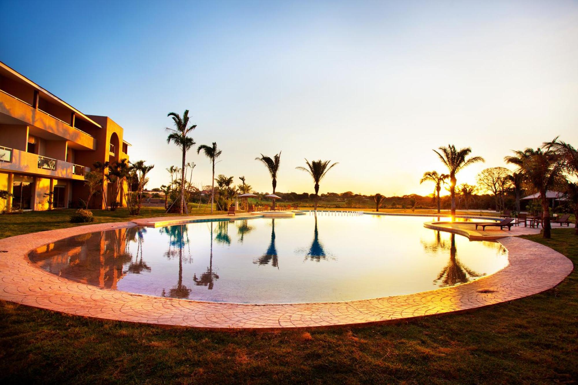 Sun Hotel Warnes Екстер'єр фото