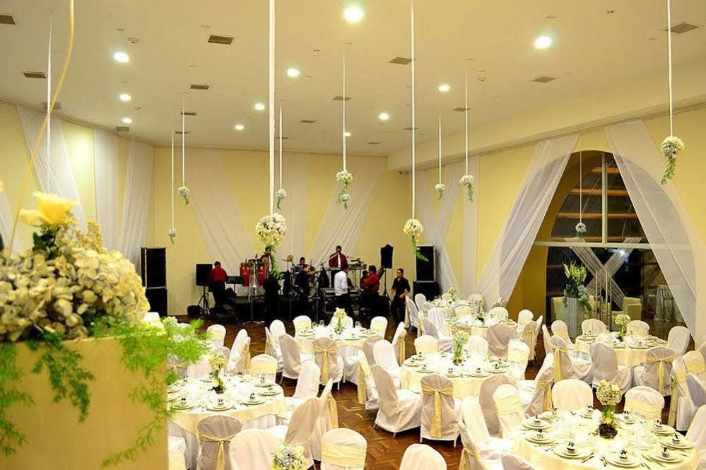Sun Hotel Warnes Екстер'єр фото