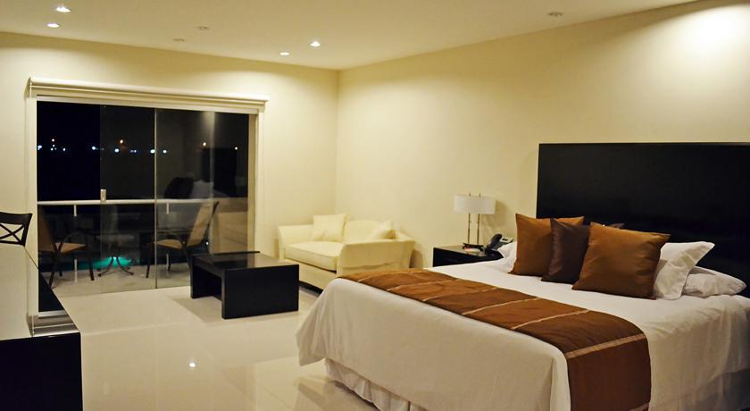 Sun Hotel Warnes Екстер'єр фото