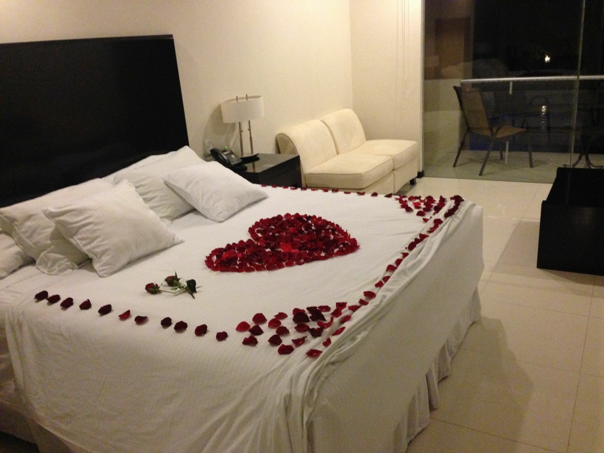 Sun Hotel Warnes Екстер'єр фото