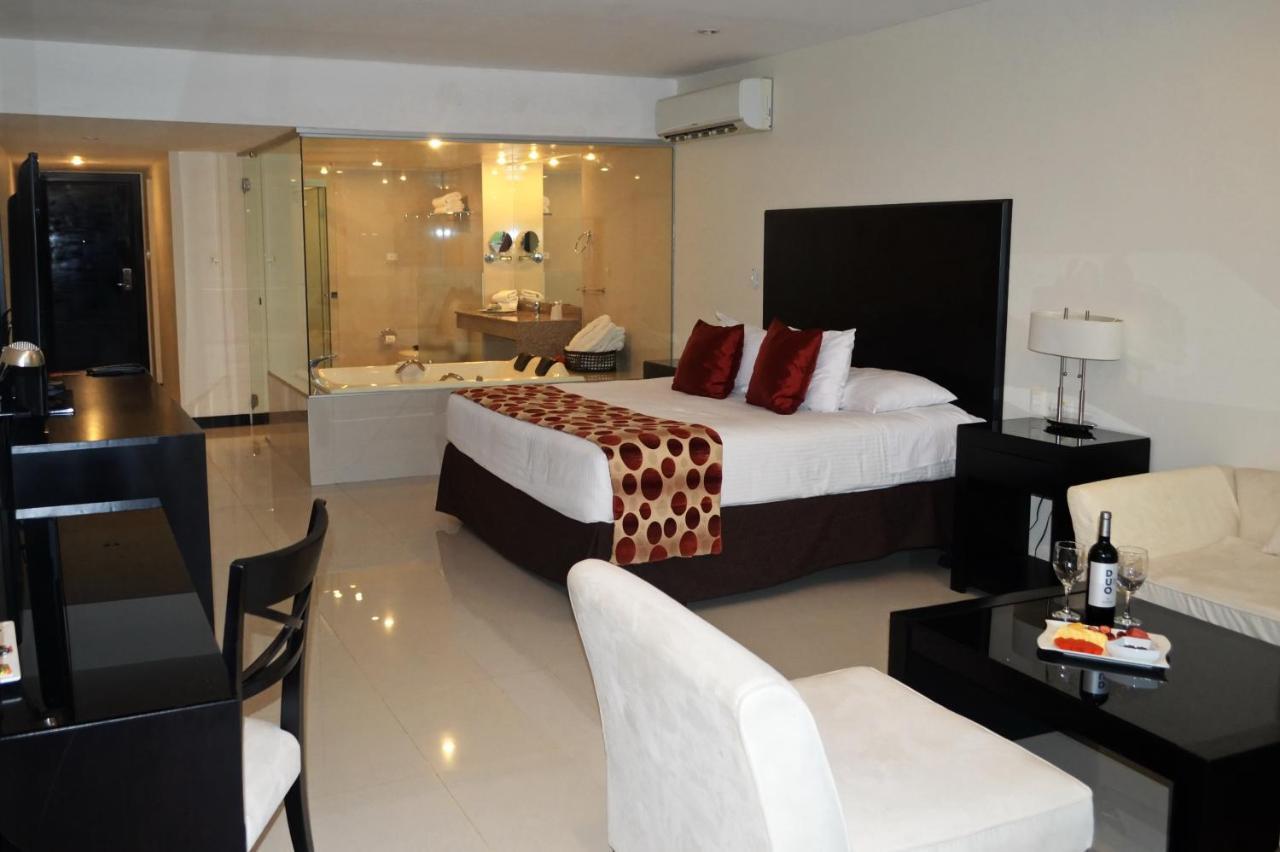 Sun Hotel Warnes Екстер'єр фото